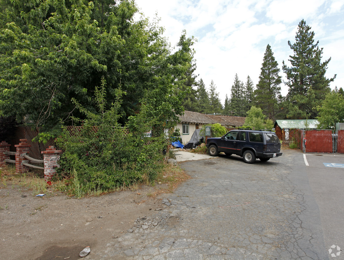 Building Photo - Rockwater Apartments