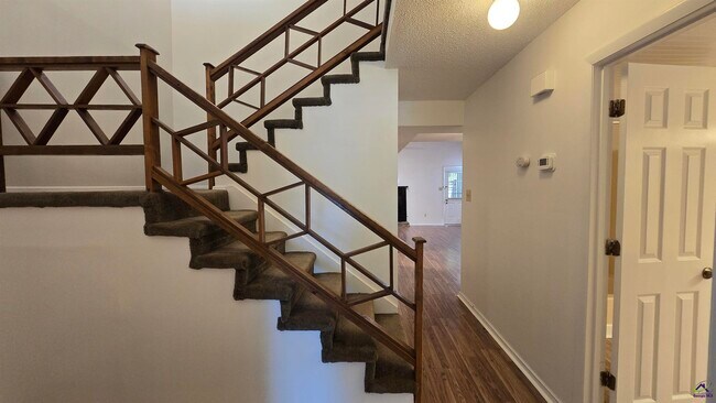 Foto del edificio - 313 Westcliff Center St