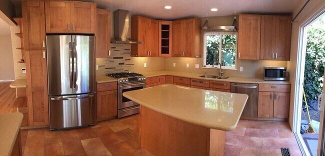 Foto del edificio - Renovated Single Family home near Piedmont...