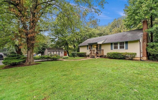 Building Photo - 7824 Ridgewood Dr