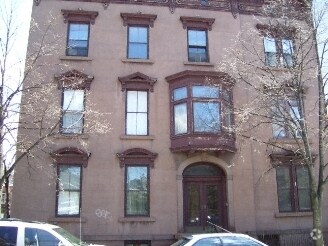 Building Photo - 28 First St