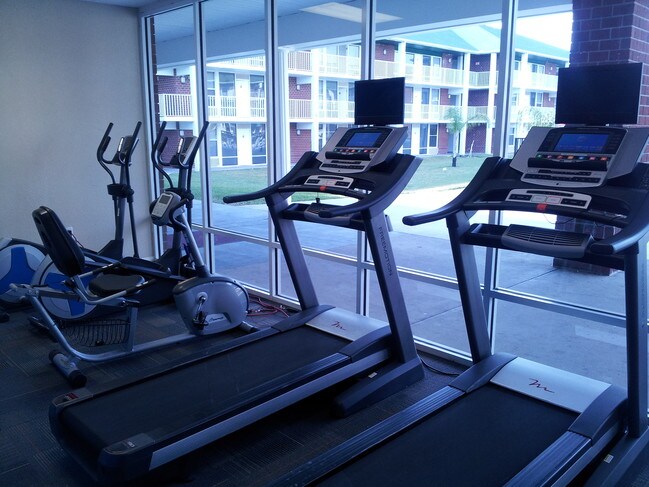 Foto del edificio - Collegiate Village Inn - Student Housing