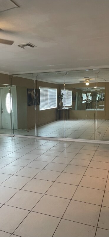 Building Photo - 3201 NW 40th St