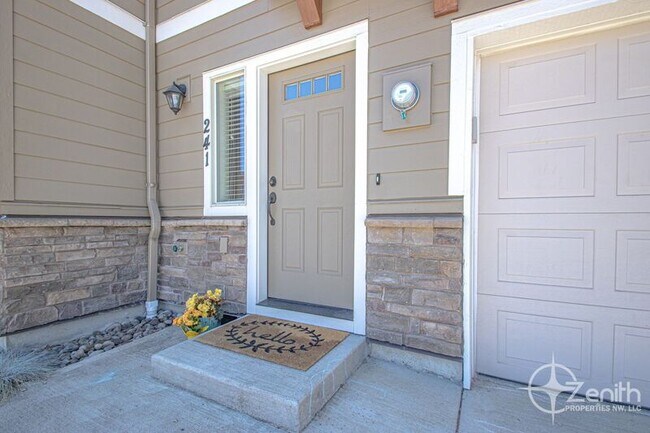 Building Photo - 241 N 33rd Ct