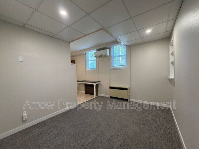 Building Photo - 411 7th St