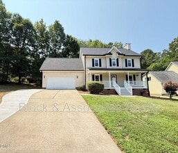 Building Photo - 401 Holly Berry Ln