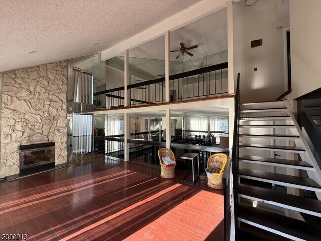 Foto del edificio - 105 Westgate Dr