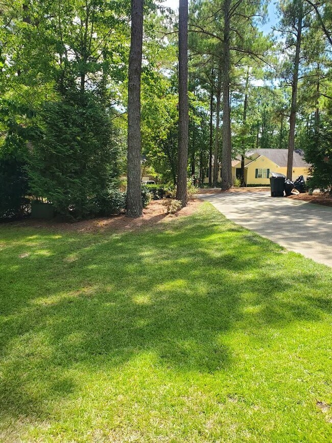 Building Photo - Fabulous Four Bedroom Colonial Home in Car...