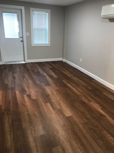 Living space - 1835 21st Ave N