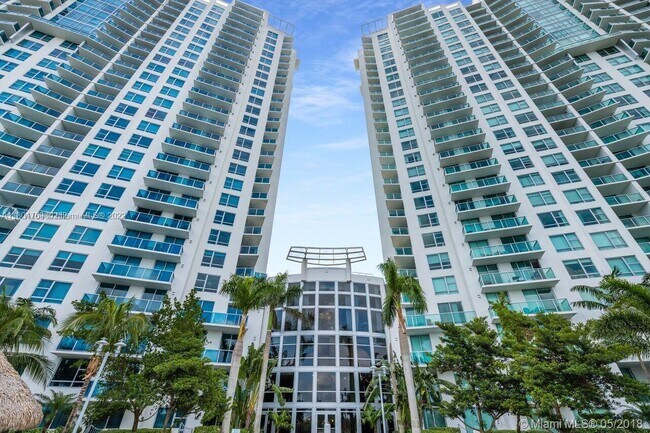 Foto del edificio - 2681 N Flamingo Rd
