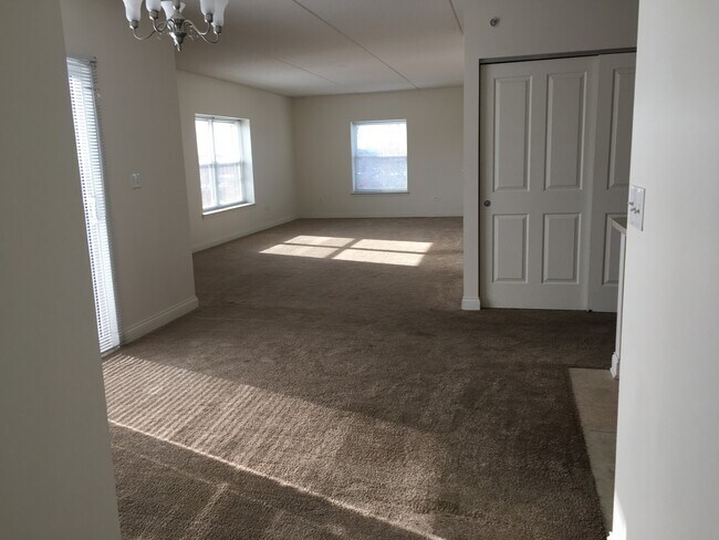 Foto del edificio - 3420 N Old Arlington Heights Rd