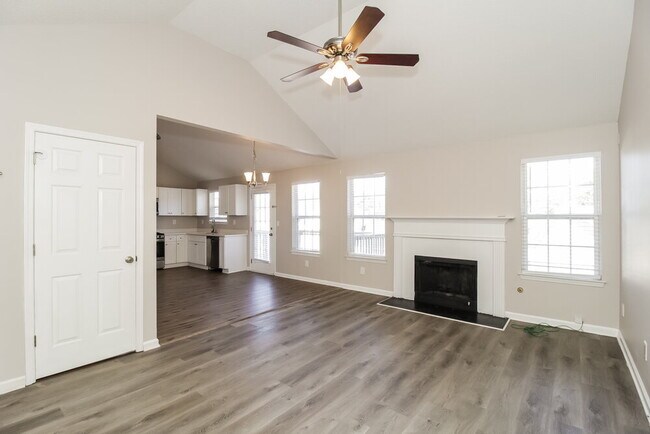 Foto del edificio - 714 Cherry Branch Cir