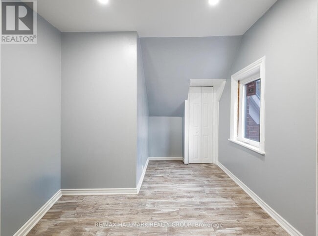 Building Photo - 5561 Manotick Main St