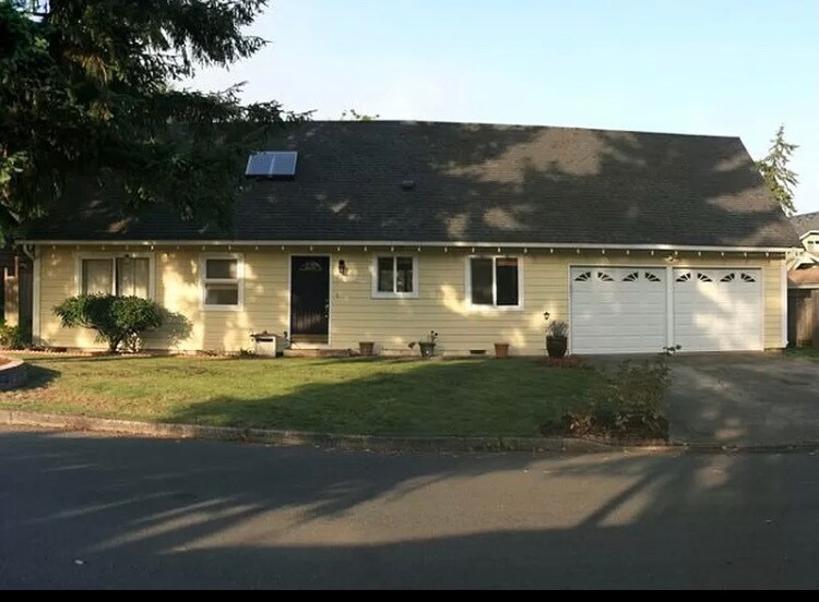 17256 NE 18th Pl, Bellevue, WA 98008 House for Rent in Bellevue, WA