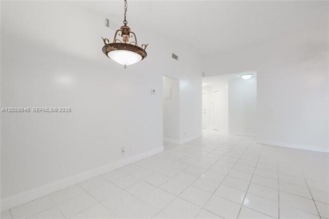 Building Photo - 1482 Springside Dr