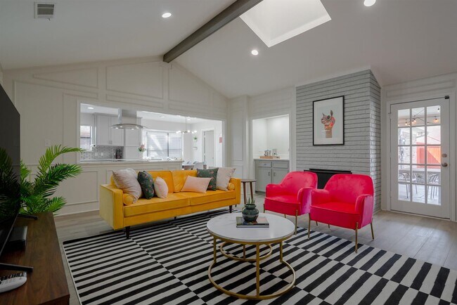 Foto del edificio - 1613 E Spring Valley Rd