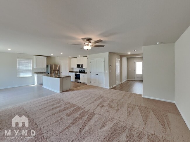 Building Photo - 265 Royal Mdw Dr