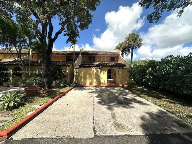 Foto del edificio - 3730 Alcantara Ave
