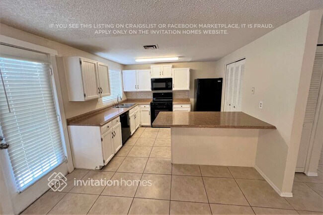 Building Photo - 6121 W Zoe Ella Way