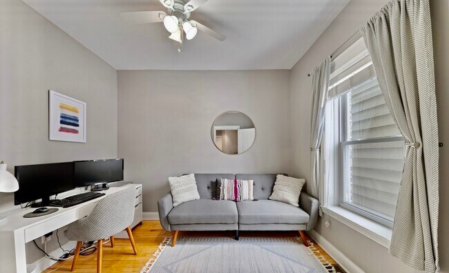 Foto del edificio - 3807 N Ravenswood Ave