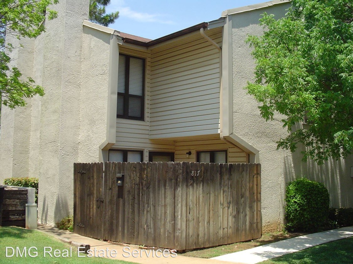 Primary Photo - 817 Cardinal Creek Blvd