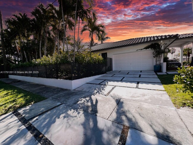 Building Photo - 17615 SW 80th Ct