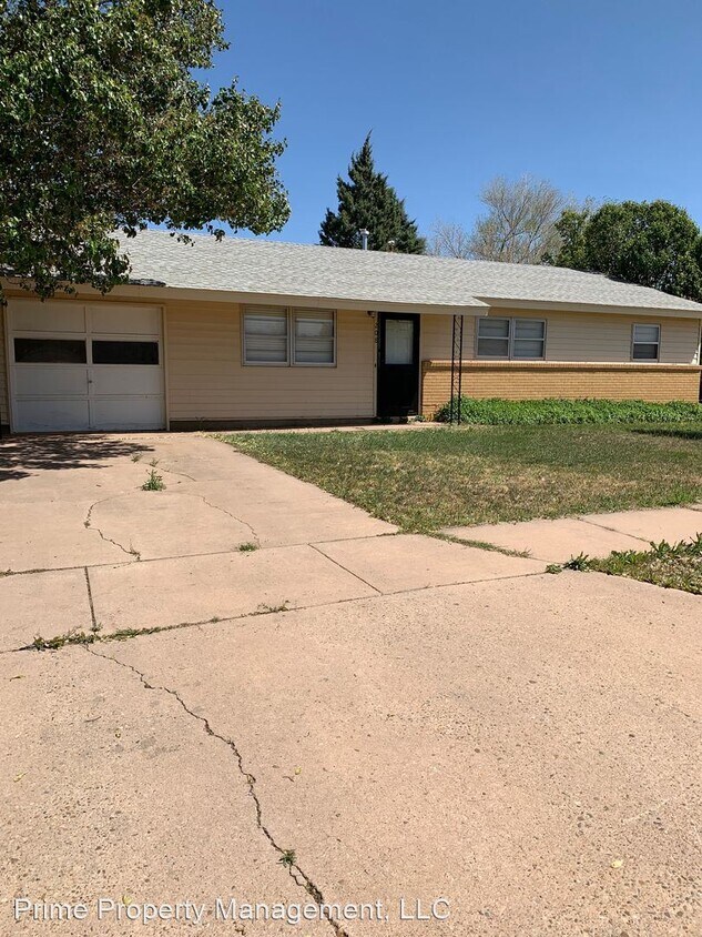 Primary Photo - 3 br, 2 bath House - 208 Circle Dr