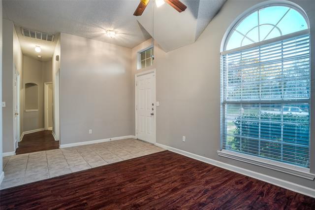 Foto del edificio - 10000 Queens Rd