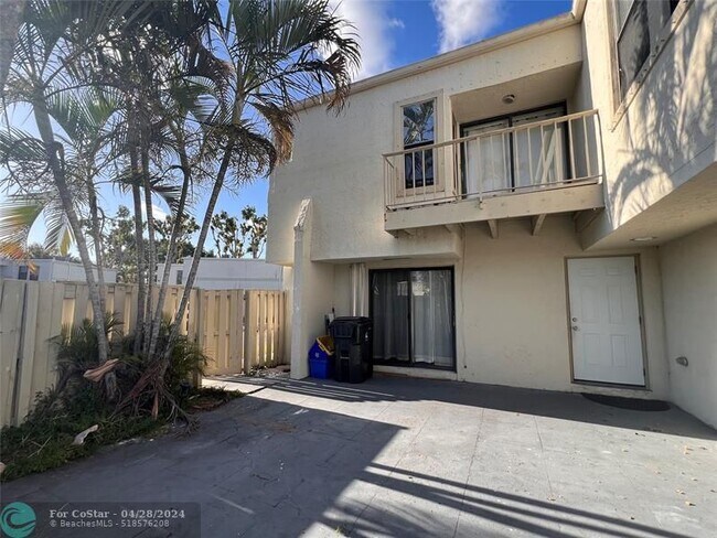 Building Photo - 12134 Regal Ct W