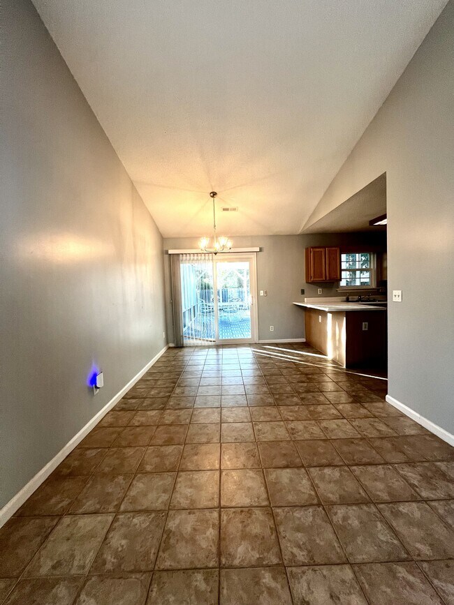 Foto del edificio - 4205 Reegan Ct