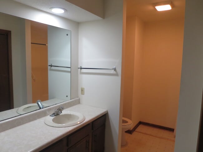 Building Photo - Eagle Brook