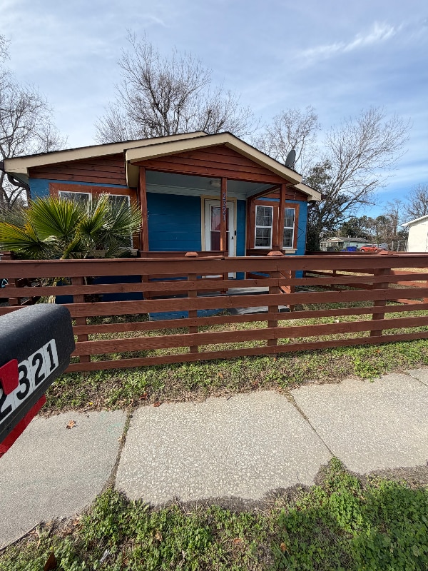 Building Photo - 2321 Spruill Ave