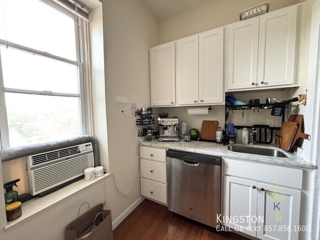 Foto del edificio - 1481 Beacon St