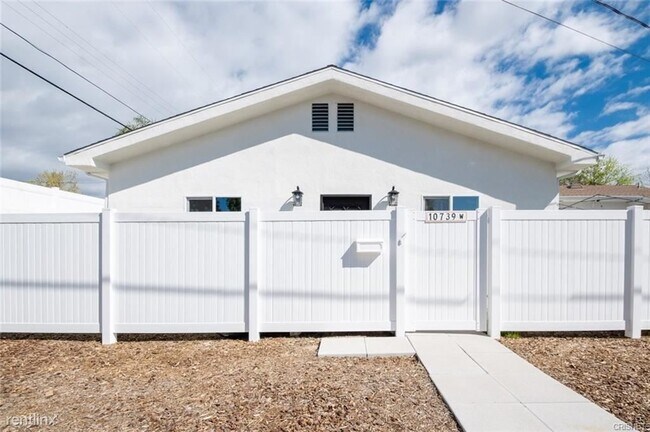 Building Photo - 3 br, 2 bath House - 10739 Calvert Street