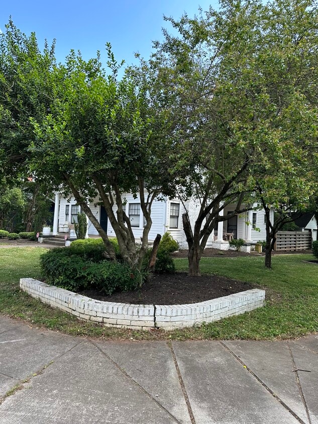 Building Photo - 1100 Herrin Ave