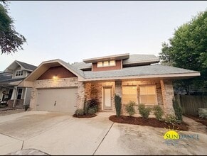 Building Photo - 202 Alconese Ave SE
