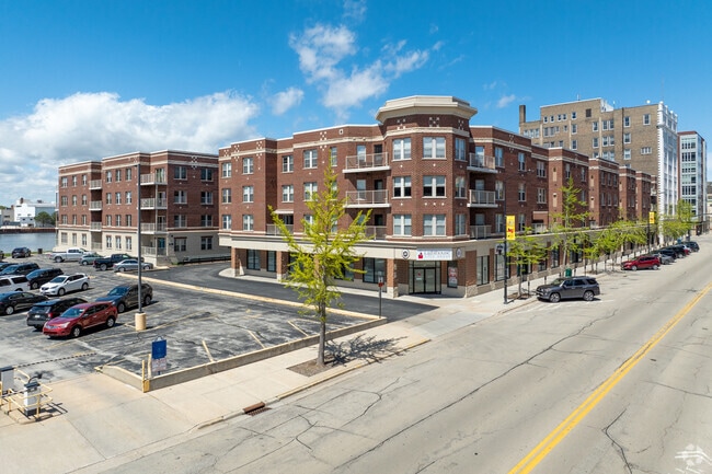 Washington Square Apartments