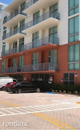 Foto del edificio - 2032 Hollywood Blvd