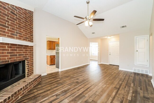 Foto del edificio - 8077 Sandywood Ln