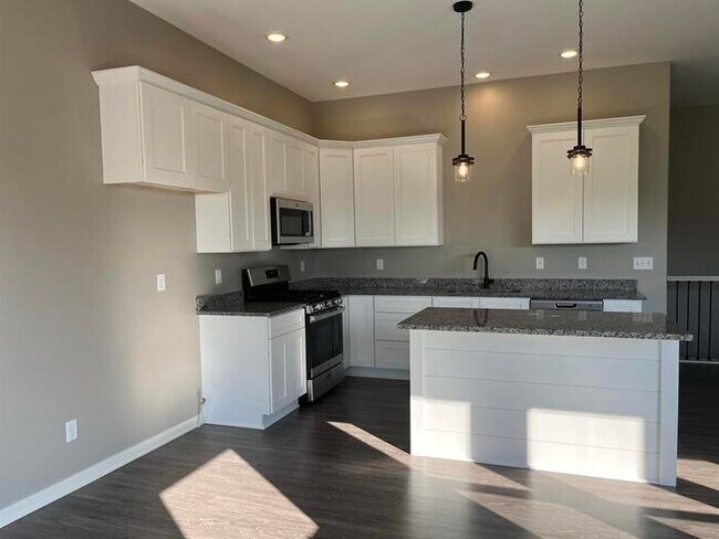 Foto del edificio - Stunning brand new 3 Bed 2 Bath Ranch Home