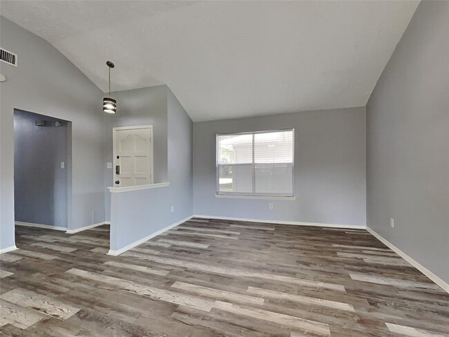 Building Photo - 13306 Wimbledon Oaks Dr