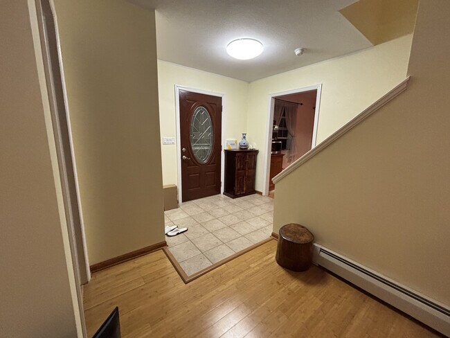 Foto del edificio - 296 Birchwood Dr N
