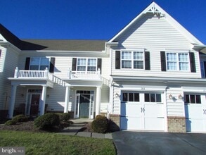 Building Photo - 206 W Bourne Way