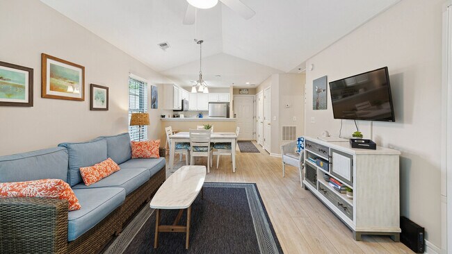 Foto del edificio - 562 Blue Stem Dr