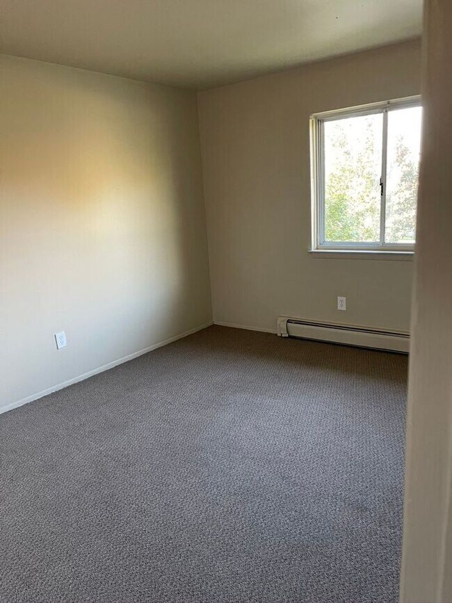 Building Photo - Section 8 Approved - Heat Included- Security Deposit Waiver Program