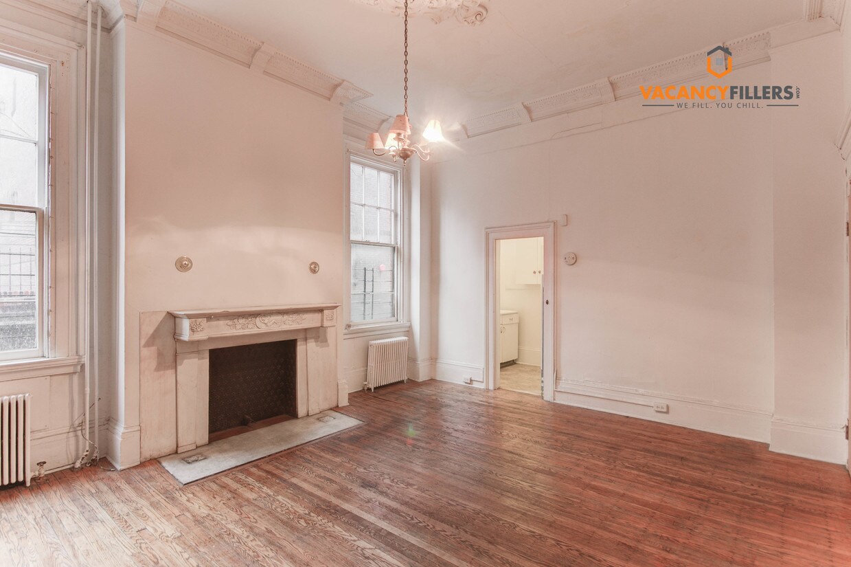 Primary Photo - 703 Cathedral St