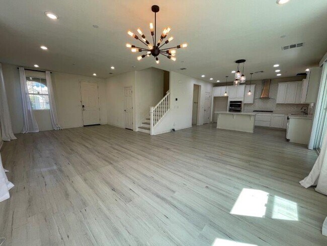 Foto del edificio - Gorgeous 4 Bed Located in Great Gated Community