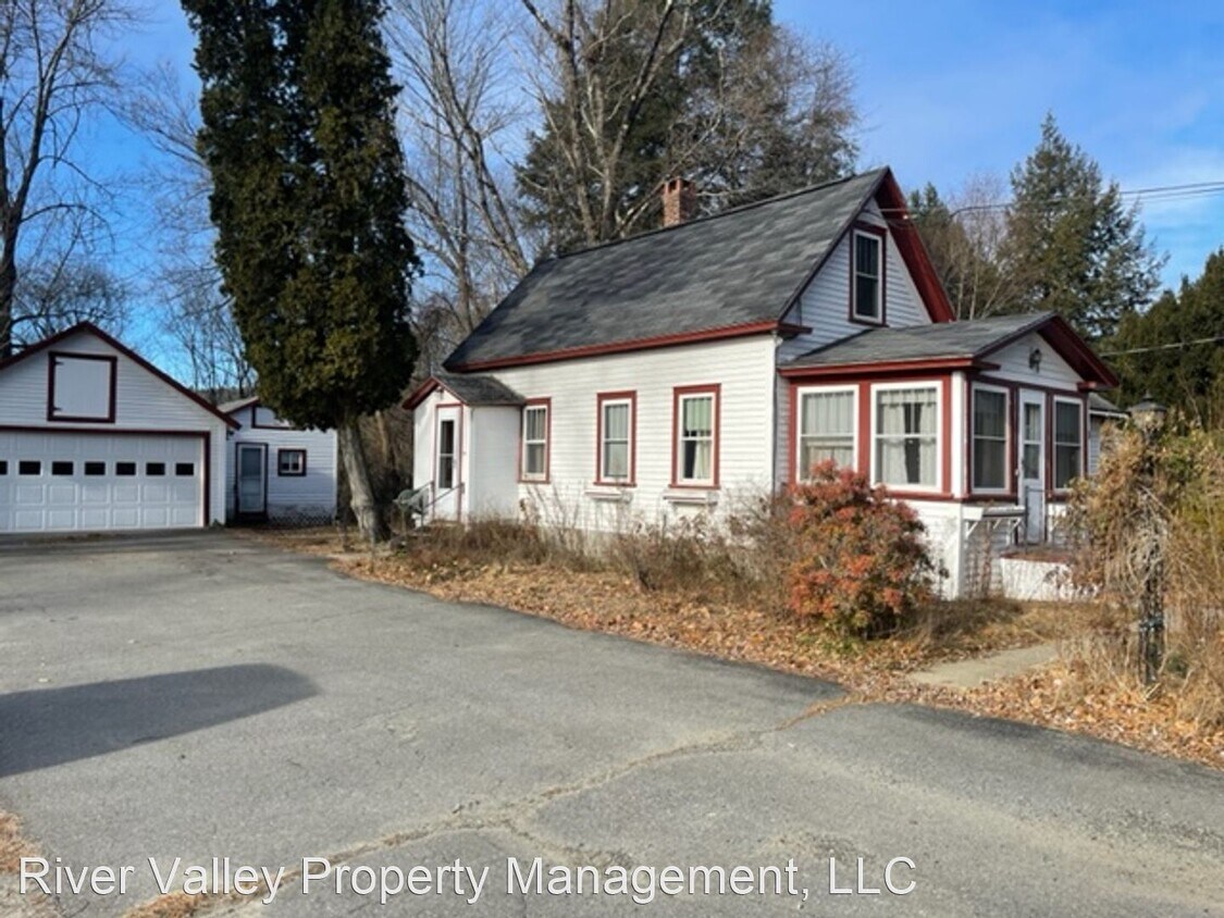 2 br, 1.5 bath House 402 Old Claremont R... House Rental in