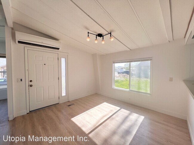Building Photo - 2 br, 2 bath House - 1420 NW Breann Loop