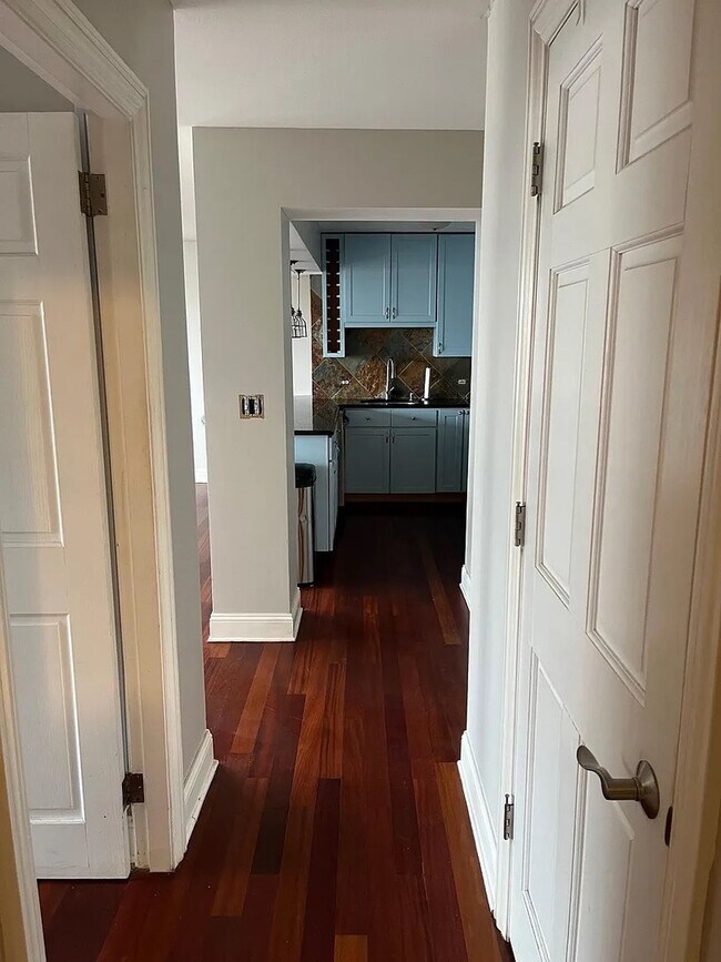 Foto del edificio - 1360 N Sandburg Terrace